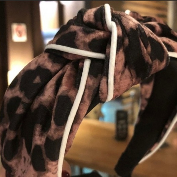 NEW! Leopard Print Top Knot Comfort Non-Slip Headband - Picture 3 of 5